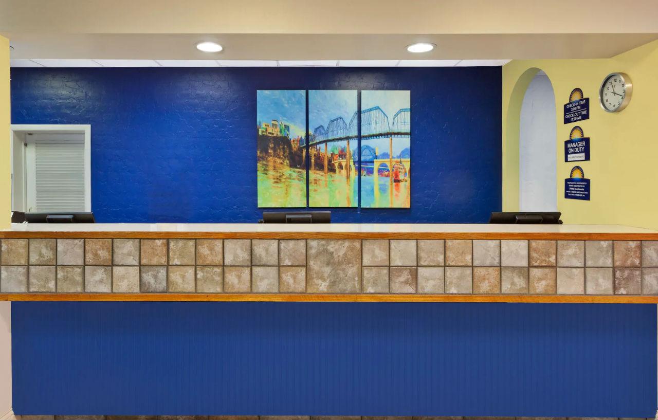 Hotel Bo, A Days Inn By Wyndham Chattanooga Downtown Екстериор снимка